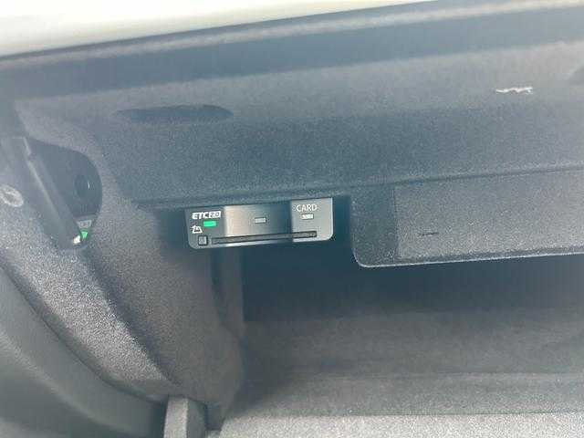アウディ Ｑ７ 45 Sラインリミテッド 埼玉県 2020(令2)年 2.9万km グレイシアホワイトメタリック 黒革/純正メモリーナビ/(Bluetooth/USB/CD/DVD/フルセグ)/マトリクスＬＥＤヘッドライト/アダプティブクルーズコントロール/全方位カメラ/バーチャルコクピット/前席パワーシート/シートヒーター/ヘッドアップディスプレイ/パワーバックドア