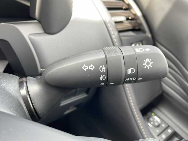 トヨタ アルファード Z 岩手県 2025(令7)年 0.1万km プラチナホワイトパールマイカ トヨタチームメイトアドバンストパーク/両側ユニバーサルステップ/ヘッドアップディスプレイ/デジタルインナーミラー/寒冷地仕様/ムーンルーフ/シーケンシャルウィンカー/純正14インチナビ/フルセグTV/バックカメラ/全方位カメラ/ビルトインETC/両側パワースライドドア/レーダークルーズコントロール/衝突被害軽減ブレーキ/レーンキープアシスト/横滑り防止装置/コーナーセンサー/パワーシート/シートヒーター/オートライト/オートハイビーム/LEDヘッドライト/フォグランプ/スマートキー/プッシュスタート/電動格納ミラー/純正18インチAW/純正フロアマット/保証書/取扱説明書
