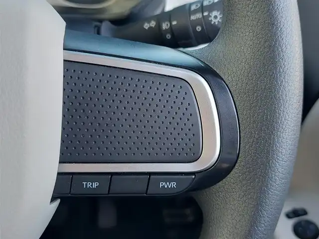 ダイハツ ムーヴ キャンバス ストライプス G 東京都 2023(令5)年 2.4万km シャイニングホワイトパール/スムーズグレーマイカメタリック 純正ナビ/フルセグ/パノラミックビューモニター/ドライブレコーダー/ETC/シートヒーター/両側パワースライドドア/アイドリングストップ/衝突軽減ブレーキ/レーンキープアシスト/コーナーセンサー/オートライト/スマートキー