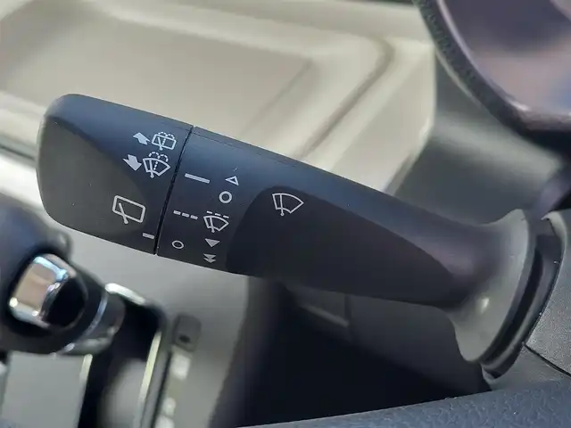 ダイハツ ムーヴ キャンバス ストライプス G 東京都 2023(令5)年 2.4万km シャイニングホワイトパール/スムーズグレーマイカメタリック 純正ナビ/フルセグ/パノラミックビューモニター/ドライブレコーダー/ETC/シートヒーター/両側パワースライドドア/アイドリングストップ/衝突軽減ブレーキ/レーンキープアシスト/コーナーセンサー/オートライト/スマートキー
