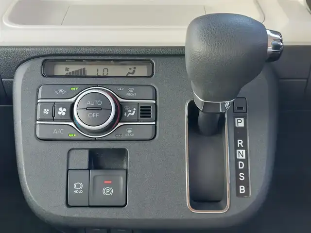 ダイハツ ムーヴ キャンバス ストライプス G 東京都 2023(令5)年 2.4万km シャイニングホワイトパール/スムーズグレーマイカメタリック 純正ナビ/フルセグ/パノラミックビューモニター/ドライブレコーダー/ETC/シートヒーター/両側パワースライドドア/アイドリングストップ/衝突軽減ブレーキ/レーンキープアシスト/コーナーセンサー/オートライト/スマートキー