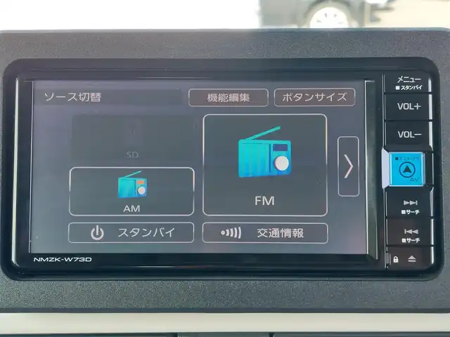 ダイハツ ムーヴ キャンバス ストライプス G 東京都 2023(令5)年 2.4万km シャイニングホワイトパール/スムーズグレーマイカメタリック 純正ナビ/フルセグ/パノラミックビューモニター/ドライブレコーダー/ETC/シートヒーター/両側パワースライドドア/アイドリングストップ/衝突軽減ブレーキ/レーンキープアシスト/コーナーセンサー/オートライト/スマートキー