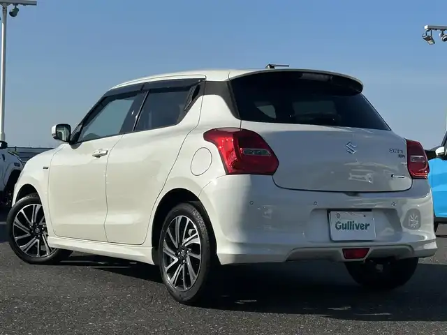スズキ スイフト HYBRID RS 島根県 2020(令2)年 4.7万km ピュアホワイトP 登録時走行距離47048km/社外ナビ(フルセグTV・Bluetooth・AM・FM)/アイドリングストップ/レーンキープアシスト/横滑り防止装置/衝突軽減ブレーキ/ブラインドスポットモニター/コーナーセンサー/ウィンカーミラー/レーダークルーズコントロール/ドアバイザー/プッシュスタート/ステアリングスイッチ/パドルシフト付き/フォグランプ/オートライト