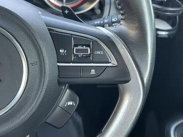 スズキ スイフト HYBRID RS 島根県 2020(令2)年 4.7万km ピュアホワイトP 登録時走行距離47048km/社外ナビ(フルセグTV・Bluetooth・AM・FM)/アイドリングストップ/レーンキープアシスト/横滑り防止装置/衝突軽減ブレーキ/ブラインドスポットモニター/コーナーセンサー/ウィンカーミラー/レーダークルーズコントロール/ドアバイザー/プッシュスタート/ステアリングスイッチ/パドルシフト付き/フォグランプ/オートライト