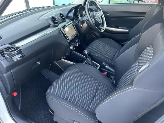 スズキ スイフト HYBRID RS 島根県 2020(令2)年 4.7万km ピュアホワイトP 登録時走行距離47048km/社外ナビ(フルセグTV・Bluetooth・AM・FM)/アイドリングストップ/レーンキープアシスト/横滑り防止装置/衝突軽減ブレーキ/ブラインドスポットモニター/コーナーセンサー/ウィンカーミラー/レーダークルーズコントロール/ドアバイザー/プッシュスタート/ステアリングスイッチ/パドルシフト付き/フォグランプ/オートライト