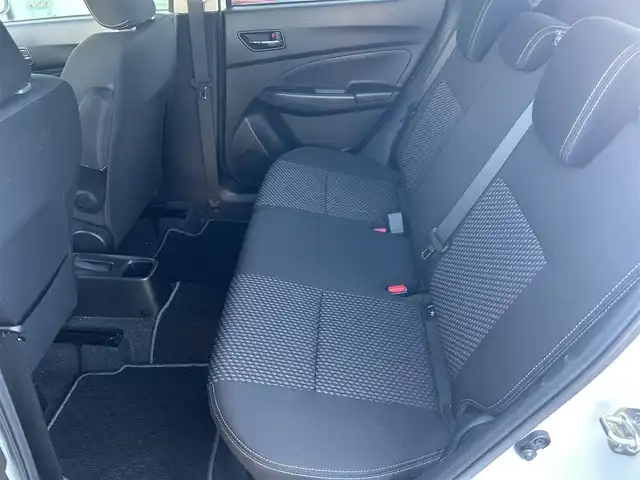 スズキ スイフト HYBRID RS 島根県 2020(令2)年 4.7万km ピュアホワイトP 登録時走行距離47048km/社外ナビ(フルセグTV・Bluetooth・AM・FM)/アイドリングストップ/レーンキープアシスト/横滑り防止装置/衝突軽減ブレーキ/ブラインドスポットモニター/コーナーセンサー/ウィンカーミラー/レーダークルーズコントロール/ドアバイザー/プッシュスタート/ステアリングスイッチ/パドルシフト付き/フォグランプ/オートライト