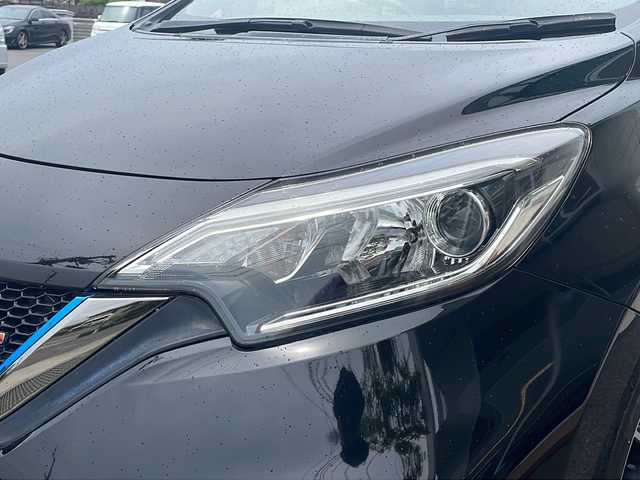 日産 ノート e－パワー ニスモ 香川県 2018(平30)年 7.5万km スーパーブラック 社外ナビ/フルセグTV/全方位カメラ/デジタルインナーミラー/ETC/レーダークルーズ/コーナーセンサー/LEDヘッドライト/レーンキープ/オートライト/純正16インチアルミ/フロアマット