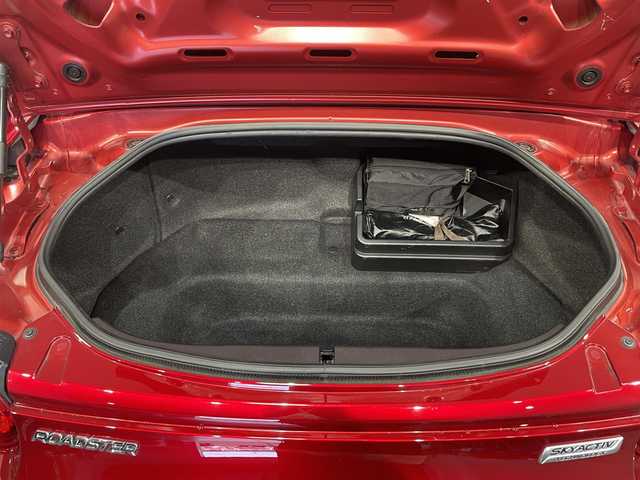 マツダ ロードスター ＲＦ RS 愛知県 2017(平29)年 11.9万km ソウルレッドクリスタルM 純正８インチナビ　/（Bluetooth/CD・DVD再生/SD/FM/AM/AUX/スマホ連携）/ＢＯＳＥサウンド　/ＢＢＳ１７インチＡＷ　/純正Ｆエアロ　/衝突軽減ブレーキ　/シートヒーター　/ＥＴＣ　/バックカメラ　/ブラインドスポットモニター　/社外マフラー　/ドライブレコーダー　/アイドリングストップ/半革シート/純正フロアマット/プッシュスタート/　　-スマートキー