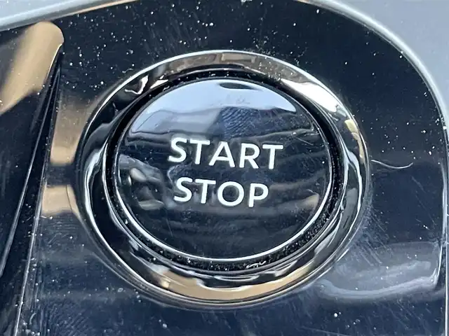 日産 ノート X 滋賀県 2023(令5)年 1.8万km ブリリアントシルバー 純正9インチナビ/【Bluetooth/HDMI/フルセグTV】/全方位カメラ/衝突軽減ブレーキ/ブラインドスポットワーニング/前後ソナー/デジタルインナーミラー/ビルトインETC/LEDヘッドライト/オートライト/オートマチックハイビーム/電動パーキングブレーキ/オートブレーキホールド/プッシュスタート/スマートキー/ステアリングリモコン/純正フロアマット/ドアバイザー