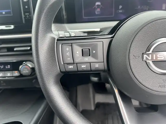 日産 ノート X 滋賀県 2023(令5)年 1.8万km ブリリアントシルバー 純正9インチナビ/【Bluetooth/HDMI/フルセグTV】/全方位カメラ/衝突軽減ブレーキ/ブラインドスポットワーニング/前後ソナー/デジタルインナーミラー/ビルトインETC/LEDヘッドライト/オートライト/オートマチックハイビーム/電動パーキングブレーキ/オートブレーキホールド/プッシュスタート/スマートキー/ステアリングリモコン/純正フロアマット/ドアバイザー
