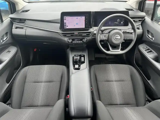 日産 ノート X 滋賀県 2023(令5)年 1.8万km ブリリアントシルバー 純正9インチナビ/【Bluetooth/HDMI/フルセグTV】/全方位カメラ/衝突軽減ブレーキ/ブラインドスポットワーニング/前後ソナー/デジタルインナーミラー/ビルトインETC/LEDヘッドライト/オートライト/オートマチックハイビーム/電動パーキングブレーキ/オートブレーキホールド/プッシュスタート/スマートキー/ステアリングリモコン/純正フロアマット/ドアバイザー