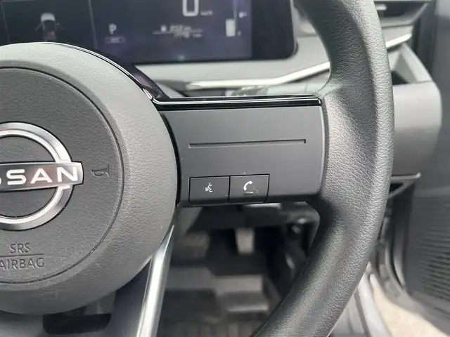 日産 ノート X 滋賀県 2023(令5)年 1.8万km ブリリアントシルバー 純正9インチナビ/【Bluetooth/HDMI/フルセグTV】/全方位カメラ/衝突軽減ブレーキ/ブラインドスポットワーニング/前後ソナー/デジタルインナーミラー/ビルトインETC/LEDヘッドライト/オートライト/オートマチックハイビーム/電動パーキングブレーキ/オートブレーキホールド/プッシュスタート/スマートキー/ステアリングリモコン/純正フロアマット/ドアバイザー