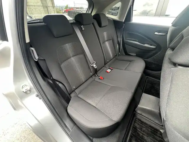 日産 ノート X 滋賀県 2023(令5)年 1.8万km ブリリアントシルバー 純正9インチナビ/【Bluetooth/HDMI/フルセグTV】/全方位カメラ/衝突軽減ブレーキ/ブラインドスポットワーニング/前後ソナー/デジタルインナーミラー/ビルトインETC/LEDヘッドライト/オートライト/オートマチックハイビーム/電動パーキングブレーキ/オートブレーキホールド/プッシュスタート/スマートキー/ステアリングリモコン/純正フロアマット/ドアバイザー