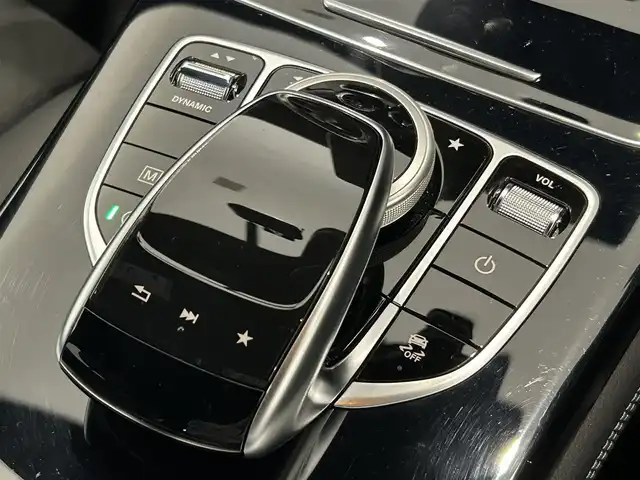 メルセデス・ベンツ ＧＬＣ２２０ d 4マチックスポーツ 福岡県 2018(平30)年 2万km オブシディアンブラック ＡＣＣ／ＢＳＭ／ＨＵＤ　/アンビエントライト　/純正ナビ／ＴＶ　/３６０°カメラシステム　/Ｂｌｕｅｔｏｏｔｈ　/メモリ付パワーシート　/シートヒーター　/フットトランクオープナー　/純正１９インチＡＷ
