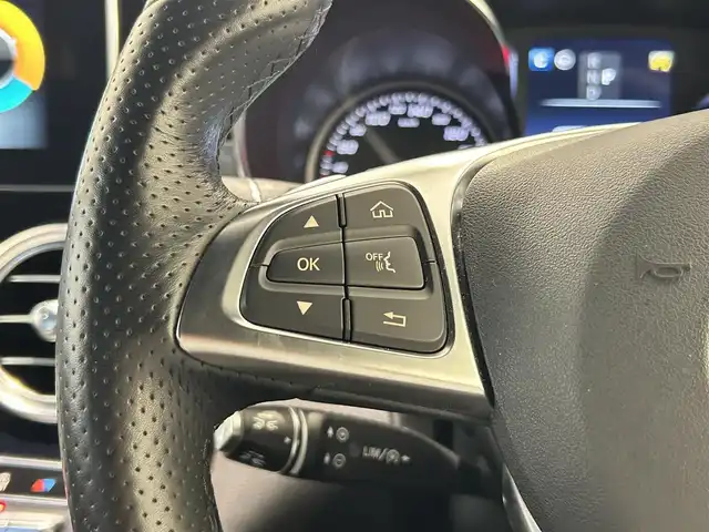 メルセデス・ベンツ ＧＬＣ２２０ d 4マチックスポーツ 福岡県 2018(平30)年 2万km オブシディアンブラック ＡＣＣ／ＢＳＭ／ＨＵＤ　/アンビエントライト　/純正ナビ／ＴＶ　/３６０°カメラシステム　/Ｂｌｕｅｔｏｏｔｈ　/メモリ付パワーシート　/シートヒーター　/フットトランクオープナー　/純正１９インチＡＷ