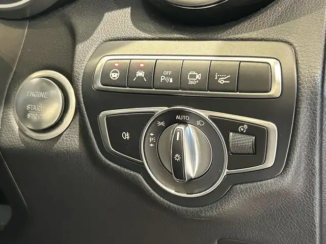 メルセデス・ベンツ ＧＬＣ２２０ d 4マチックスポーツ 福岡県 2018(平30)年 2万km オブシディアンブラック ＡＣＣ／ＢＳＭ／ＨＵＤ　/アンビエントライト　/純正ナビ／ＴＶ　/３６０°カメラシステム　/Ｂｌｕｅｔｏｏｔｈ　/メモリ付パワーシート　/シートヒーター　/フットトランクオープナー　/純正１９インチＡＷ
