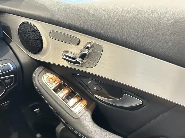 メルセデス・ベンツ ＧＬＣ２２０ d 4マチックスポーツ 福岡県 2018(平30)年 2万km オブシディアンブラック ＡＣＣ／ＢＳＭ／ＨＵＤ　/アンビエントライト　/純正ナビ／ＴＶ　/３６０°カメラシステム　/Ｂｌｕｅｔｏｏｔｈ　/メモリ付パワーシート　/シートヒーター　/フットトランクオープナー　/純正１９インチＡＷ