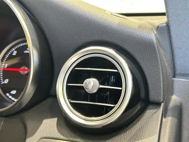 メルセデス・ベンツ ＧＬＣ２２０ d 4マチックスポーツ 福岡県 2018(平30)年 2万km オブシディアンブラック ＡＣＣ／ＢＳＭ／ＨＵＤ　/アンビエントライト　/純正ナビ／ＴＶ　/３６０°カメラシステム　/Ｂｌｕｅｔｏｏｔｈ　/メモリ付パワーシート　/シートヒーター　/フットトランクオープナー　/純正１９インチＡＷ