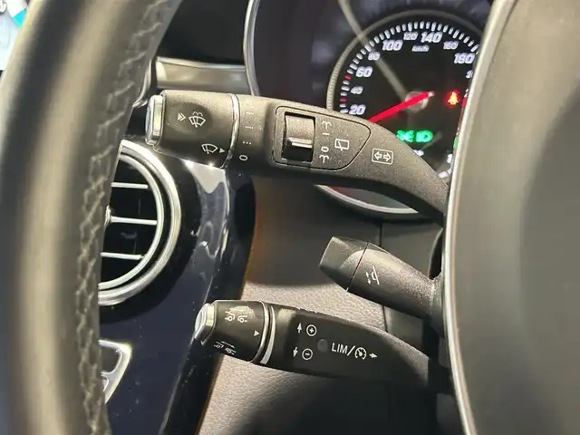 メルセデス・ベンツ ＧＬＣ２２０ d 4マチックスポーツ 福岡県 2018(平30)年 2万km オブシディアンブラック ＡＣＣ／ＢＳＭ／ＨＵＤ　/アンビエントライト　/純正ナビ／ＴＶ　/３６０°カメラシステム　/Ｂｌｕｅｔｏｏｔｈ　/メモリ付パワーシート　/シートヒーター　/フットトランクオープナー　/純正１９インチＡＷ