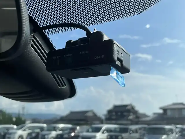 日産 セレナ e－パワー ハイウェイスター V 熊本県 2020(令2)年 6.8万km ダイヤモンドブラック 純正ナビ/・AM/FM/CD/DVD/BT/SD/・フルセグTV/アラウンドビューモニター/プロパイロット/後側方支援/エマージェンシーブレーキ/レーンキープアシスト/標識認識機能/オートマチックハイビーム/両側電動スライドドア/横滑り防止装置/LEDヘッドライト/フォグランプ/純正フロアマット/革巻きステアリング/ステアリングヒーター/ステアリングスイッチ/ETC/電動パーキングブレーキ/オートホールドブレーキ/電動格納ミラー/ウインカーミラー/ドアバイザー/後席ロールサンシェード/プッシュスタート/スマートキー