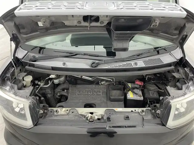 ダイハツ ウェイク G SA 大分県 2014(平26)年 5.5万km ブラックマイカメタリック 社外ディスプレイオーディオ/（Bluetooth/CD/AM/FM）/バックカメラ/両側パワースライドドア/衝突軽減装置/電動格納ミラー/オートライト/HIDヘッドライト/黒革調シートカバー/プッシュスタート・スマートキー/保証書・取扱説明書