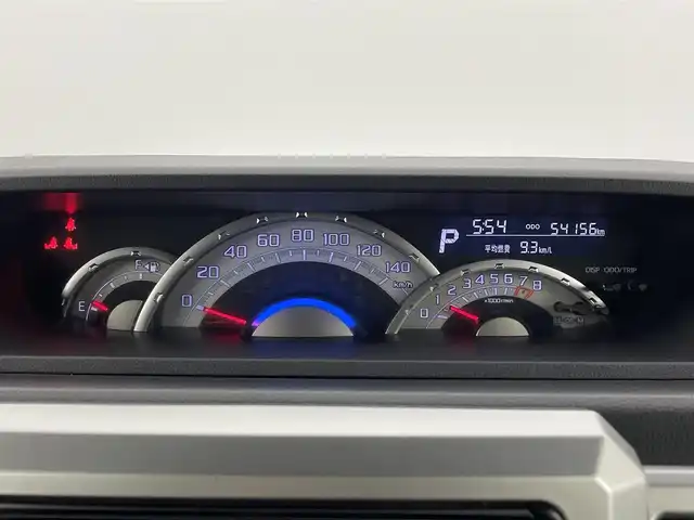 ダイハツ ウェイク G SA 大分県 2014(平26)年 5.5万km ブラックマイカメタリック 社外ディスプレイオーディオ/（Bluetooth/CD/AM/FM）/バックカメラ/両側パワースライドドア/衝突軽減装置/電動格納ミラー/オートライト/HIDヘッドライト/黒革調シートカバー/プッシュスタート・スマートキー/保証書・取扱説明書