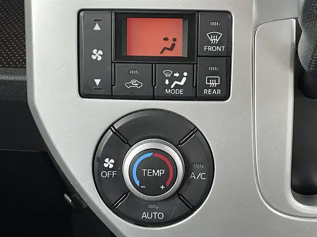 ダイハツ ウェイク G SA 大分県 2014(平26)年 5.5万km ブラックマイカメタリック 社外ディスプレイオーディオ/（Bluetooth/CD/AM/FM）/バックカメラ/両側パワースライドドア/衝突軽減装置/電動格納ミラー/オートライト/HIDヘッドライト/黒革調シートカバー/プッシュスタート・スマートキー/保証書・取扱説明書