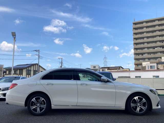 メルセデス・ベンツ Ｅ２００ アバンギャルド 東京都 2016(平28)年 3.8万km ポーラホワイト 純正ナビ/フルセグ/全方位カメラ/追従式クルーズコントロール/レーンキープアシスト/本革シート/シートヒーター/パワーシート/ブラインドスポットモニター/コーナーセンサー/純正アルミホイール/LEDヘッドライト/USB入力端子/ETC/保証書/取扱説明書