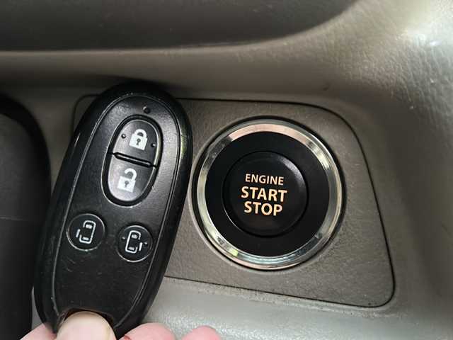 スズキ エブリィ ワゴン PZターボ スペシャル 京都府 2018(平30)年 6.2万km パールホワイト ワンオーナー車/純正ナビ/・フルセグTV/BT Audio/CD/DVD/AM/FM/・バックカメラ/ETC/両側パワースライドドア/オートステップ/プッシュスタート/オートライト/電格ウィンカーミラー/オートリトラクタブルミラー/衝突軽減/横滑り防止/ステアリングスイッチ/AW付スタッドレスタイヤ×４車載/純正ドアバイザー/純正フロアマット/保証書/取扱説明書/スマートキースペア