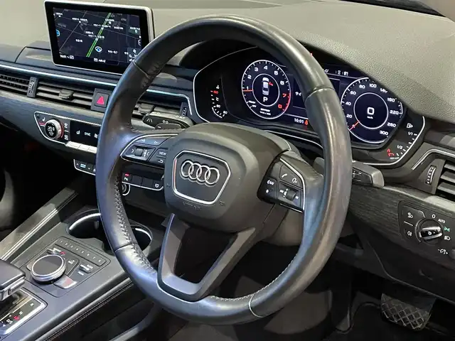 アウディ Ａ４ 2．0 TFSI クワトロ 道央・札幌 2016(平28)年 4.5万km グレイシアホワイトメタリック グレイシアホワイトメタリック/ラグジュアリーパッケージ/　・パーシャルレザー/　・シートヒーター/　・デコラティブパネルオークナチュラルグレー/　・LEDリヤコンビネーションライト/　・LEDインテリアライティング/バーチャルコックピット/アシスタンスパッケージ/　・サラウンドビューカメラ/　・アウディプレセンスリヤ/　・アウディサイドアシスト/　・サイドエアバック(リヤ)/　・パークアシスト/マトリクスLEDヘッドライト/純正メモリナビ/フルセグTV/CD/DVD/SD/USB/Bluetooth