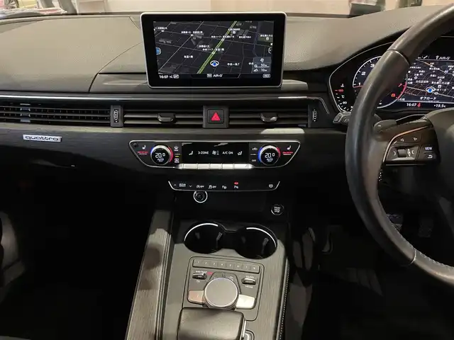 アウディ Ａ４ 2．0 TFSI クワトロ 道央・札幌 2016(平28)年 4.5万km グレイシアホワイトメタリック グレイシアホワイトメタリック/ラグジュアリーパッケージ/　・パーシャルレザー/　・シートヒーター/　・デコラティブパネルオークナチュラルグレー/　・LEDリヤコンビネーションライト/　・LEDインテリアライティング/バーチャルコックピット/アシスタンスパッケージ/　・サラウンドビューカメラ/　・アウディプレセンスリヤ/　・アウディサイドアシスト/　・サイドエアバック(リヤ)/　・パークアシスト/マトリクスLEDヘッドライト/純正メモリナビ/フルセグTV/CD/DVD/SD/USB/Bluetooth