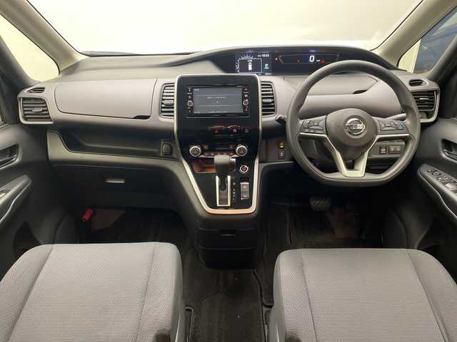 日産 セレナ X Vセレクション 愛媛県 2017(平29)年 5.3万km ダイヤモンドブラック 純正ナビ/Bluetooth/フルセグ/プロパイロット/フリップダウンモニター/両側電動スライドドア/全周囲カメラ/衝突被害軽減ブレーキ/レーンキープアシスト/前後コーナーセンサー/LEDヘッドライト/オートライト/ドライブレコーダー/ETC/ウォークスルー/プッシュスタート/保証書/取扱説明書