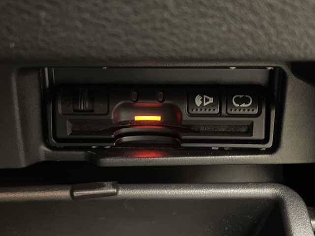 日産 セレナ X Vセレクション 愛媛県 2017(平29)年 5.3万km ダイヤモンドブラック 純正ナビ/Bluetooth/フルセグ/プロパイロット/フリップダウンモニター/両側電動スライドドア/全周囲カメラ/衝突被害軽減ブレーキ/レーンキープアシスト/前後コーナーセンサー/LEDヘッドライト/オートライト/ドライブレコーダー/ETC/ウォークスルー/プッシュスタート/保証書/取扱説明書