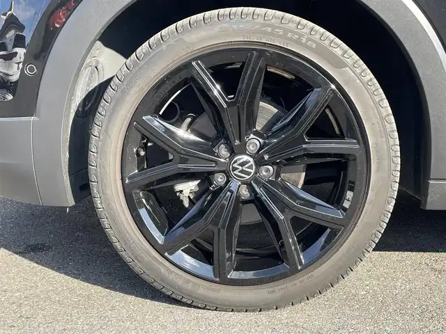 フォルクスワーゲン ＶＷ Ｔ－クロス TSI スタイル 福島県 2022(令4)年 1.4万km ディープブラックパールエフェクト デザインパッケージ/・専用コンビシート/・専用18インチAW/・専用ダッシュパッド/・専用ドアミラー/アダプティブクルーズコントロール/レーンキープ/ブラインドスポット/デジタルメーター/純正ナビ/バックカメラ/AppleCarPlay/ETC/LEDオートライト/パドルシフト/前後ドライブレコーダー/コーナーセンサー/スマートキー/取扱説明書/スペアキー