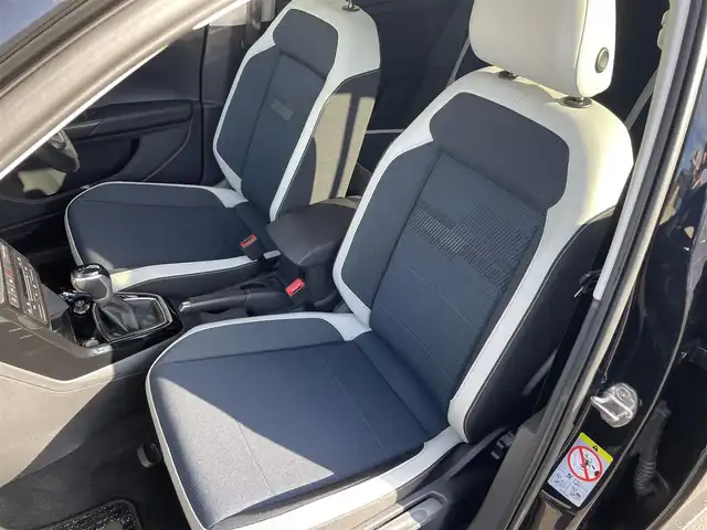 フォルクスワーゲン ＶＷ Ｔ－クロス TSI スタイル 福島県 2022(令4)年 1.4万km ディープブラックパールエフェクト デザインパッケージ/・専用コンビシート/・専用18インチAW/・専用ダッシュパッド/・専用ドアミラー/アダプティブクルーズコントロール/レーンキープ/ブラインドスポット/デジタルメーター/純正ナビ/バックカメラ/AppleCarPlay/ETC/LEDオートライト/パドルシフト/前後ドライブレコーダー/コーナーセンサー/スマートキー/取扱説明書/スペアキー