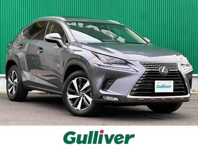 レクサス ＮＸ 300h バージョンL 宮城県 2019(平31)年 6.5万km マーキュリーグレーマイカ マークレビンソンプレミアムサラウンドサウンドシステム/パノラミックビューモニター＋パーキングサポートブレーキ（静止物）/ムーンルーフ/ルーフレール/ワイヤレス充電/＝＝＝/セーフティシステムプラス/・プリクラッシュセーフティ/・レーンディパーチャーアラート/・アダプティブハイビームシステム/・レーダークルーズコントロール/純正ナビ/・CD/DVD/・Bluetooth/・フルセグTV/ビルトインETC2.0/ドライブレコーダー/AC100V/100W電源/ハンズフリーパワーバックドア/本革シート/シートヒーター（前席/後席）/ベンチレーション（前席）/パワーシート（運転席メモリー機能付）/電動格納/リクライニング機能付6:4分割可倒式シート（リア）/革巻きステアリング/ステアリングヒーター/パドルシフト/電動パーキングブレーキ/ブレーキホールド/角型3眼LEDヘッドランプ/フォグランプ/オートライト/スマートキー＆プッシュスタート/純正18インチAW/純正フロアマット/W/サイド/カーテン/ニーエアバッグ