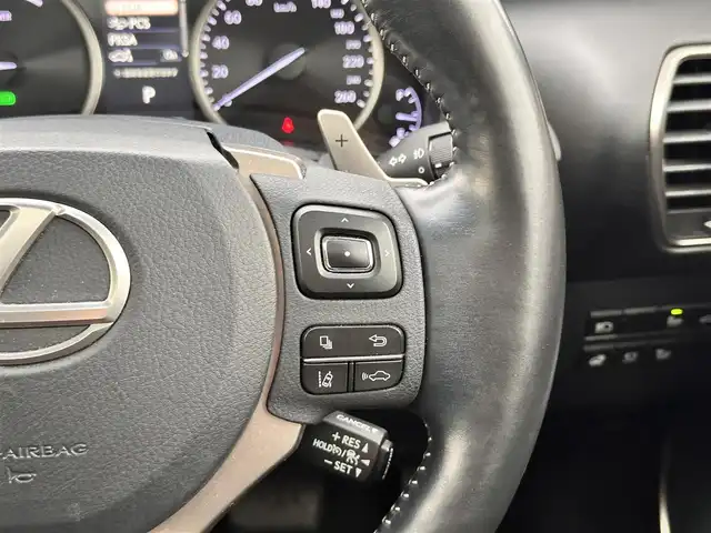 レクサス ＮＸ 300h バージョンL 宮城県 2019(平31)年 6.5万km マーキュリーグレーマイカ マークレビンソンプレミアムサラウンドサウンドシステム/パノラミックビューモニター＋パーキングサポートブレーキ（静止物）/ムーンルーフ/ルーフレール/ワイヤレス充電/＝＝＝/セーフティシステムプラス/・プリクラッシュセーフティ/・レーンディパーチャーアラート/・アダプティブハイビームシステム/・レーダークルーズコントロール/純正ナビ/・CD/DVD/・Bluetooth/・フルセグTV/ビルトインETC2.0/ドライブレコーダー/AC100V/100W電源/ハンズフリーパワーバックドア/本革シート/シートヒーター（前席/後席）/ベンチレーション（前席）/パワーシート（運転席メモリー機能付）/電動格納/リクライニング機能付6:4分割可倒式シート（リア）/革巻きステアリング/ステアリングヒーター/パドルシフト/電動パーキングブレーキ/ブレーキホールド/角型3眼LEDヘッドランプ/フォグランプ/オートライト/スマートキー＆プッシュスタート/純正18インチAW/純正フロアマット/W/サイド/カーテン/ニーエアバッグ