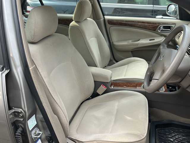 日産 ブルーバード シルフィ 18Vi－4 道央・札幌 2003(平15)年 4.8万km チタニウムシルバー カーオーディオ（FM/AM/CD)/オートライト/エンジンスターター/電動格納ミラー/パワーウィンドウ/デフロスター/純正マット/ラバーマット/積込冬タイヤ