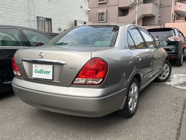 日産 ブルーバード シルフィ 18Vi－4 道央・札幌 2003(平15)年 4.8万km チタニウムシルバー カーオーディオ（FM/AM/CD)/オートライト/エンジンスターター/電動格納ミラー/パワーウィンドウ/デフロスター/純正マット/ラバーマット/積込冬タイヤ