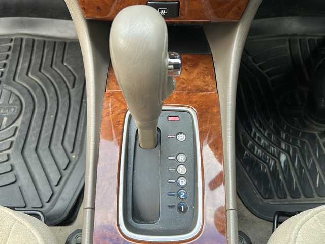 日産 ブルーバード シルフィ 18Vi－4 道央・札幌 2003(平15)年 4.8万km チタニウムシルバー カーオーディオ（FM/AM/CD)/オートライト/エンジンスターター/電動格納ミラー/パワーウィンドウ/デフロスター/純正マット/ラバーマット/積込冬タイヤ