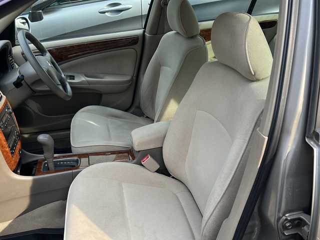 日産 ブルーバード シルフィ 18Vi－4 道央・札幌 2003(平15)年 4.8万km チタニウムシルバー カーオーディオ（FM/AM/CD)/オートライト/エンジンスターター/電動格納ミラー/パワーウィンドウ/デフロスター/純正マット/ラバーマット/積込冬タイヤ