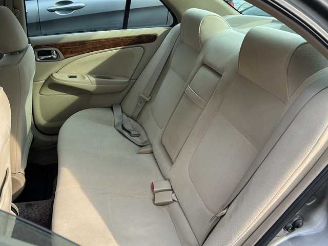 日産 ブルーバード シルフィ 18Vi－4 道央・札幌 2003(平15)年 4.8万km チタニウムシルバー カーオーディオ（FM/AM/CD)/オートライト/エンジンスターター/電動格納ミラー/パワーウィンドウ/デフロスター/純正マット/ラバーマット/積込冬タイヤ