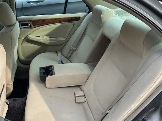 日産 ブルーバード シルフィ 18Vi－4 道央・札幌 2003(平15)年 4.8万km チタニウムシルバー カーオーディオ（FM/AM/CD)/オートライト/エンジンスターター/電動格納ミラー/パワーウィンドウ/デフロスター/純正マット/ラバーマット/積込冬タイヤ