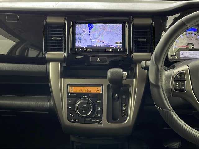 スズキ ハスラー Jスタイル Ⅱ 兵庫県 2015(平27)年 8.6万km フェニックスレッドパール/ホワイト2トーンルーフ ・社外ナビ/CD/DVD/Bluetooth/TV/SD/・バックカメラ/・ビルトインETC/・デュアルカメラブレーキサポート/・レーンキープアシスト/・ステアリングスイッチ/・シートヒーター/・プッシュスタート/・スマートキー/・アイドリングストップ/・社外レーダー探知機/・HIDヘッドライト/・オートライト/・フォグランプ/・純正15インチアルミホイール