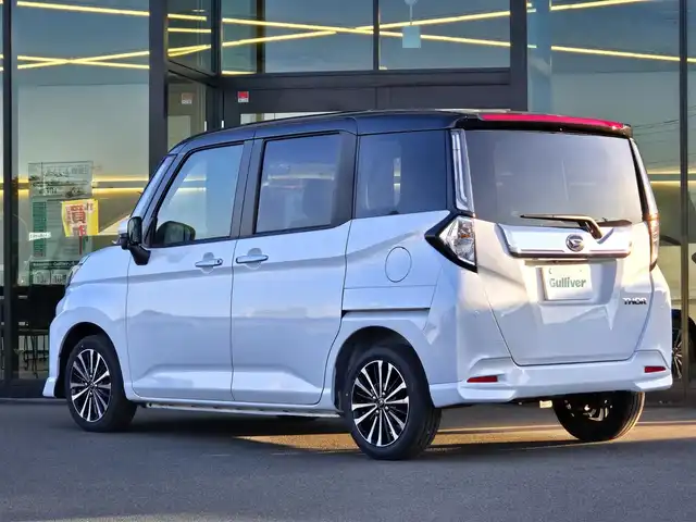 ダイハツ トール カスタムG ターボ 東京都 2025(令7)年 0.1千km ブラックマイカメタリック/パールホワイトⅢ 2トーン 登録済未使用車/スマートアシスト/・衝突回避ブレーキ/・誤発進抑制制御/・車線逸脱抑制機能/・車線逸脱警報機能/・先行車発進お知らせ機能/・アダプティブクルーズコントロール/・コーナーセンサー/・パノラマモニター/プッシュスタート/アイドリングストップ/純正9インチディスプレイオーディオ/【AM/FM/フルセグTV/Bluetooth/USB/iPod/HDMI】/・AppleCarPlay/AndroidAuto/両側電動スライドドア/後席ロールサンシェード/LEDヘッドライト/フォグランプ/オートライト/ISOFIX/15インチ純正アルミホイール/スマートキー/スペアキー×1/取扱説明書/保証書