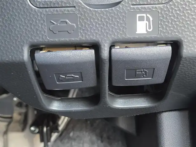 ダイハツ トール カスタムG ターボ 東京都 2025(令7)年 0.1千km ブラックマイカメタリック/パールホワイトⅢ 2トーン 登録済未使用車/スマートアシスト/・衝突回避ブレーキ/・誤発進抑制制御/・車線逸脱抑制機能/・車線逸脱警報機能/・先行車発進お知らせ機能/・アダプティブクルーズコントロール/・コーナーセンサー/・パノラマモニター/プッシュスタート/アイドリングストップ/純正9インチディスプレイオーディオ/【AM/FM/フルセグTV/Bluetooth/USB/iPod/HDMI】/・AppleCarPlay/AndroidAuto/両側電動スライドドア/後席ロールサンシェード/LEDヘッドライト/フォグランプ/オートライト/ISOFIX/15インチ純正アルミホイール/スマートキー/スペアキー×1/取扱説明書/保証書