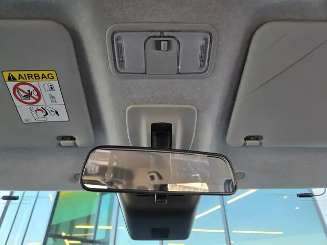 ダイハツ トール カスタムG ターボ 東京都 2025(令7)年 0.1千km ブラックマイカメタリック/パールホワイトⅢ 2トーン 登録済未使用車/スマートアシスト/・衝突回避ブレーキ/・誤発進抑制制御/・車線逸脱抑制機能/・車線逸脱警報機能/・先行車発進お知らせ機能/・アダプティブクルーズコントロール/・コーナーセンサー/・パノラマモニター/プッシュスタート/アイドリングストップ/純正9インチディスプレイオーディオ/【AM/FM/フルセグTV/Bluetooth/USB/iPod/HDMI】/・AppleCarPlay/AndroidAuto/両側電動スライドドア/後席ロールサンシェード/LEDヘッドライト/フォグランプ/オートライト/ISOFIX/15インチ純正アルミホイール/スマートキー/スペアキー×1/取扱説明書/保証書