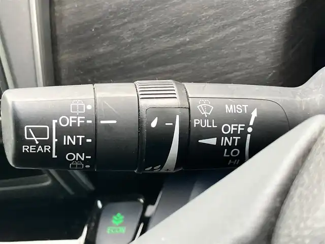 ホンダ フリード ハイブリット EX 静岡県 2017(平29)年 9.6万km クリスタルブラックパール 純正9インチナビ(CD/DVD/BT/フルセグ)/バックカメラ/エンジンスタートボタン/パワーステアリング/パワーウィンドウ/寒冷地仕様/アイドリングストップ/スマートキー/スペアキー１本/オートエアコン/レーダークルーズコントロール/後席モニター(VM-185EN)/純正ETC/ドライブレコーダー/ウォークスルー/社外フロアマット/ハーフレザーシート/D席N席シートヒーター/両側パワースライドドア/社外アルミホイール/ABS/横滑り防止装置/レーンキープアシスト/オートライト/LEDヘッドライト/W+サイドエアバッグ/カーテンエアバッグ/衝突軽減システム/パワステ不調(カクカクする)