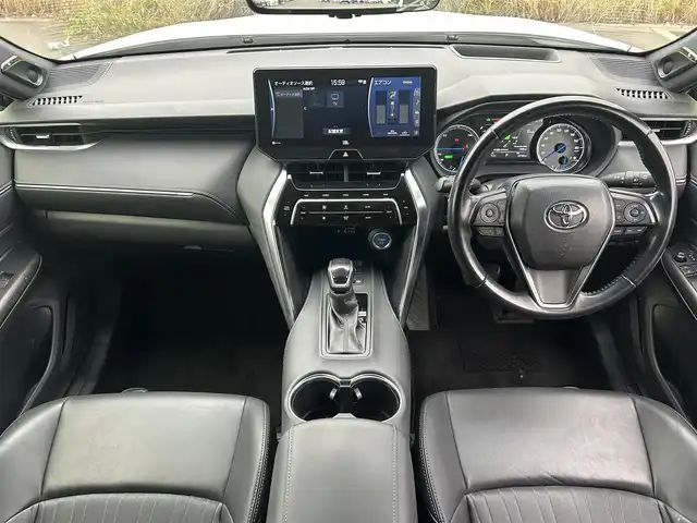 トヨタ ハリアー ハイブリッド Z 岡山県 2020(令2)年 8.4万km ホワイトパールクリスタルシャイン 登録時走行距離83180km/JBLプレミアムサウンド/純正12.3インチナビ/フルセグTV(AM.FM.TV.BT)/全方位カメラ/ETC2.0/ブラインドスポットモニター/デジタルインナーミラー/ヘッドアップディスプレイ/クリアランスソナー/衝突軽減ブレーキ/横滑り防止装置/クルーズコントロール(追従走行あり)/車線逸脱警報（レーンキープアシスト）/オートライト/オートマチックハイビーム/アイドリングストップ/電動リアゲート/19インチ純正AW/純正フロアマット/ハーフレザーシート/D席パワーシート/スマートキー/プッシュスタート/ドアバイザー
