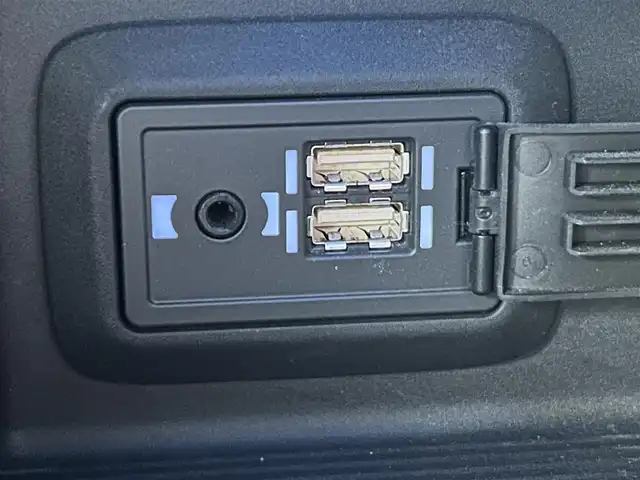 トヨタ ハリアー ハイブリッド Z 岡山県 2020(令2)年 8.4万km ホワイトパールクリスタルシャイン 登録時走行距離83180km/JBLプレミアムサウンド/純正12.3インチナビ/フルセグTV(AM.FM.TV.BT)/全方位カメラ/ETC2.0/ブラインドスポットモニター/デジタルインナーミラー/ヘッドアップディスプレイ/クリアランスソナー/衝突軽減ブレーキ/横滑り防止装置/クルーズコントロール(追従走行あり)/車線逸脱警報（レーンキープアシスト）/オートライト/オートマチックハイビーム/アイドリングストップ/電動リアゲート/19インチ純正AW/純正フロアマット/ハーフレザーシート/D席パワーシート/スマートキー/プッシュスタート/ドアバイザー